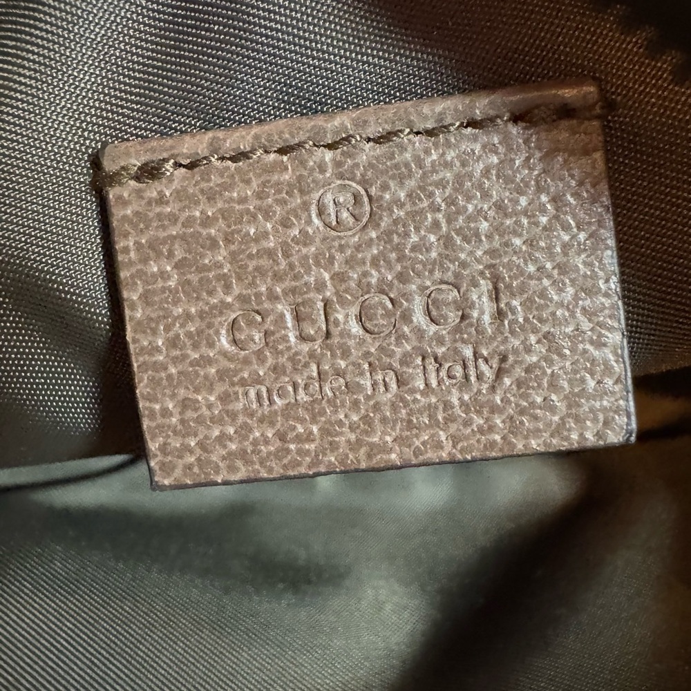 Gucci Cream and Brown Cosmetic Bag with GG Monogram - Picture 8 of 10